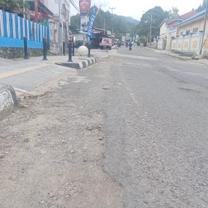 Di Pusat Kota Jalan Nasional Banyak Yang Rusak: BPJN Jambi Diminta Lakukan Pengaspalan