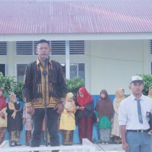 Pengurus Komite SMKN 1 Pimpin Upacara Bendera