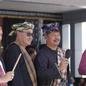Festival Danau Kerinci 2025 “Balik Ku Sagin” Resmi Dibuka oleh Bupati Monadi