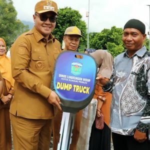 DLH Mendapatkan Tambahan Armada. Wako: Agar Berkerja Optimal Mengatasi Kebersihan