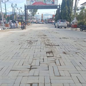 Proyek Jalan ‘Angklung’ Kota Sungai Penuh Diduga Bermasalah. Warga: Ini Warisan Ahmadi Zubir