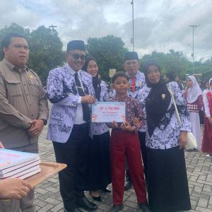 Beasiswa JUARA Disalurkan, Wali Muri: Terima Kasih Pak Wako Alfin