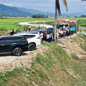 Parah, Wako Alfin Terjebak Macet Saat Menuju Lokasi Penanaman Pohon Serentak di Kumun Debai