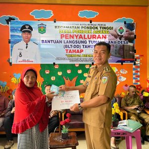 Pemdes Pondok Agung Salurkan BLT Rp 900 Ribu