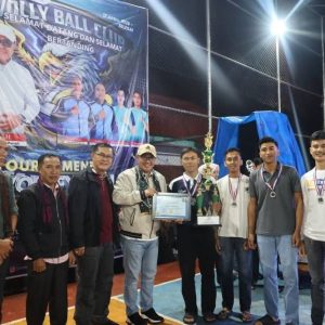 Turnamen Voli Wali Kota Cup Resmi Ditutup, Wako Serahkan CSR Rp. 5 Juta