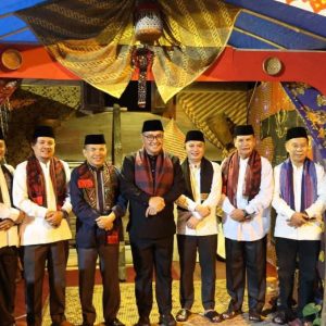 Pergelaran Seni Budaya Kenduri Sko Enam Luhah Sungai Penuh. Momentum Memperkuat Persatuan