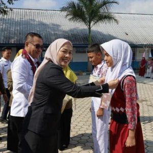 Siswa SD di Kota Sungai Penuh Dapat Seragam Gratis dari Pemkot