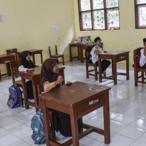 Mengapa Sekolah Negeri Sepi Peminat?