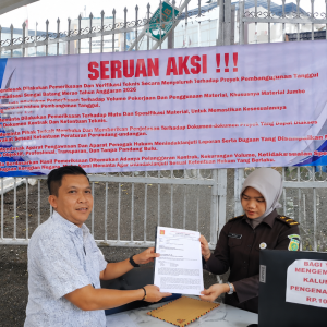 LSM Semut Merah Desak Kejati Jambi Periksa Proyek Tanggul dan Normalisasi Batang Merao