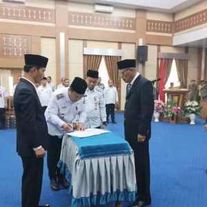 Lantik Lima Pejabat Eselon II. Ini Pesan Wawako Azhar Jabatan Adalah Amanah